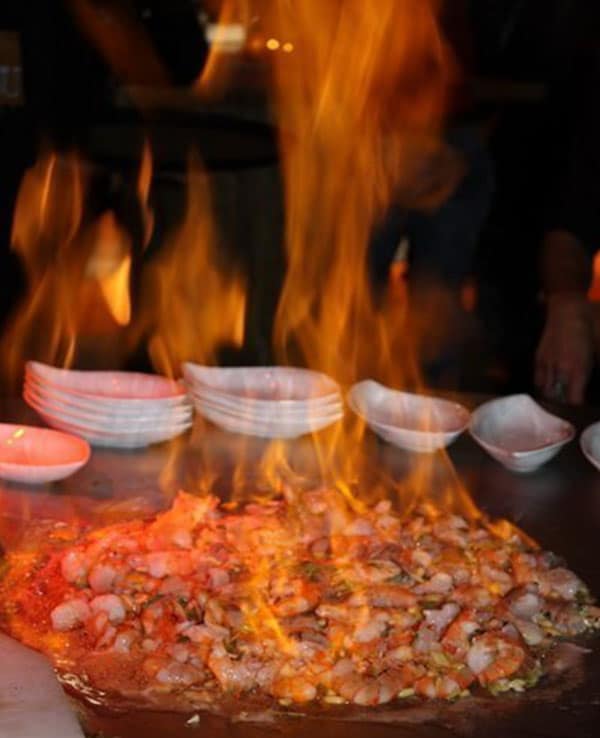 Cook N Dine teppanyaki table set for a group meal