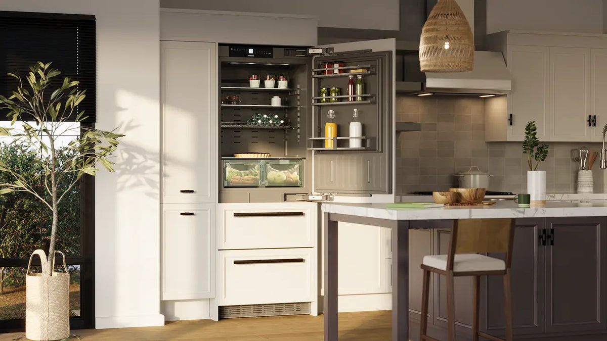 Liebherr ECN 7860 freezer drawers and IceMaker lifestyle detail