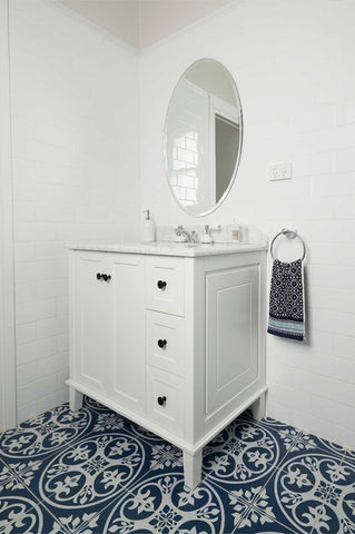 Turner Hastings CO90W Coventry 90cm Satin White Vanity with Real Marble Top & Ceramic Undercounter Basin