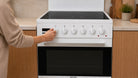 Artusi AFC607 60cm Freestanding Electric Cooker lifestyle - simple control