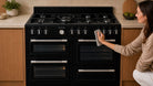 Artusi AFGR1047B 100cm Freestanding Cooker lifestyle - easy clean
