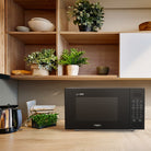 Whirlpool MWP301IFBA 30L Flatbed Microwave Oven in Black - feature detail