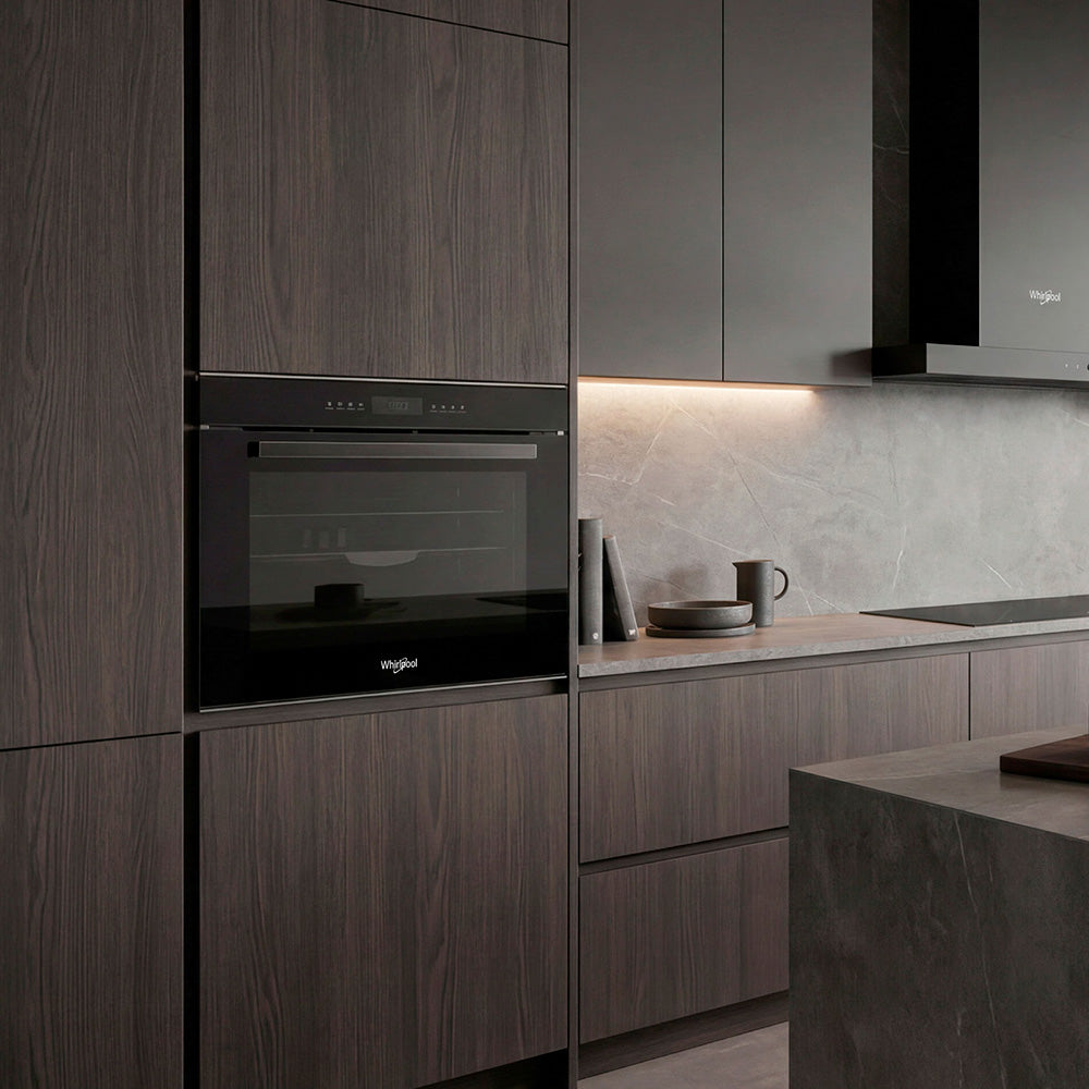 Whirlpool WMH9900BLAUS 90cm Built-In Multi-Function Oven with Air Fry in Black